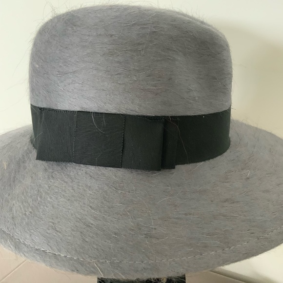 Never worn grey cashmere and wool hat. Gwenn Pennington design - Picture 2 of 8
